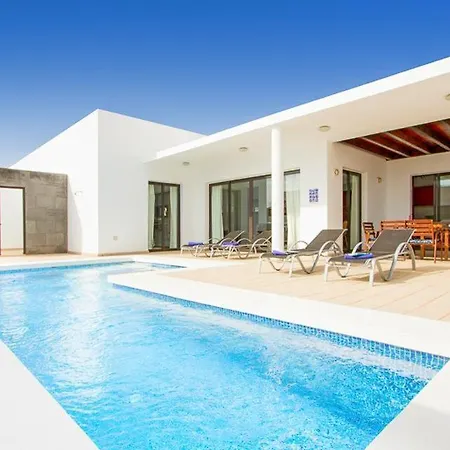 Playa Blanca Sleeps 6 Pool Air Con Wifi * Playa Blanca (Lanzarote)